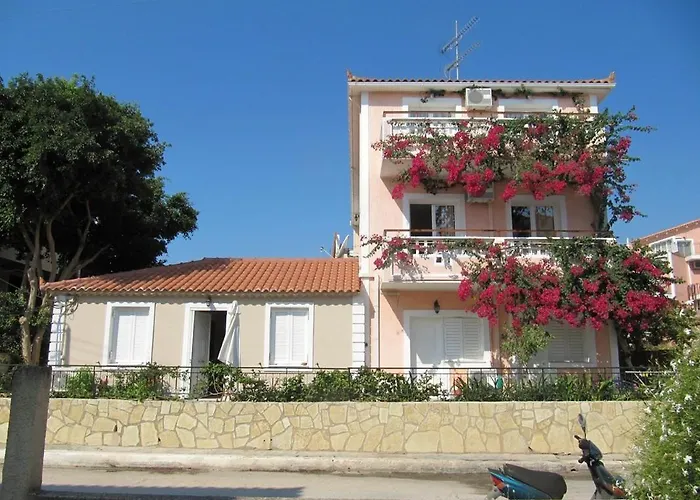 Daire Theodora & Skala (Kefalonia)