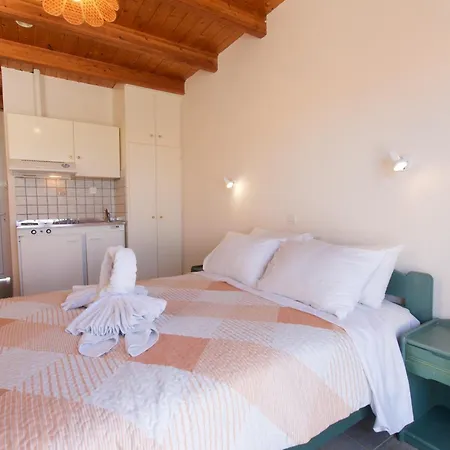 Theodora & Apartament Skala (Kefalonia)