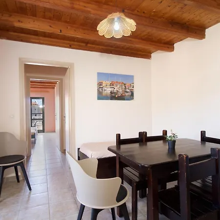 Theodora & Apartament