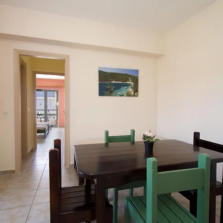 Apartament Theodora & *